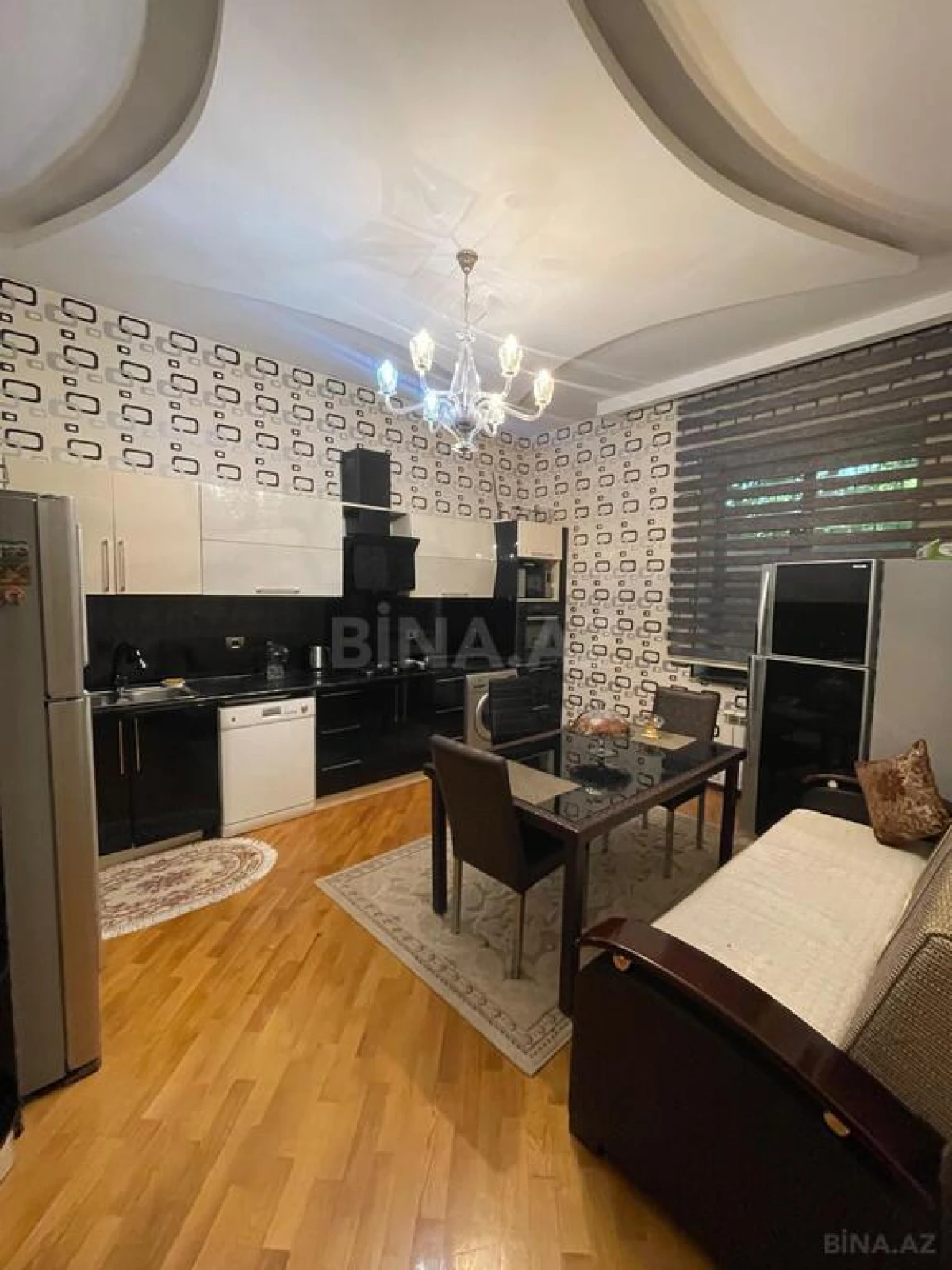 Satılır 7 otaqlı həyət evi 556 m²