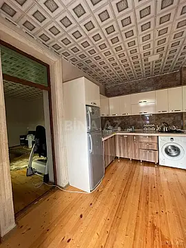 Satılır 7 otaqlı həyət evi 556 m²