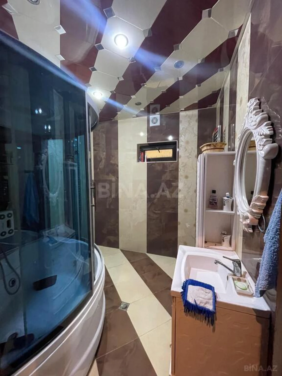 Satılır 7 otaqlı həyət evi 556 m²