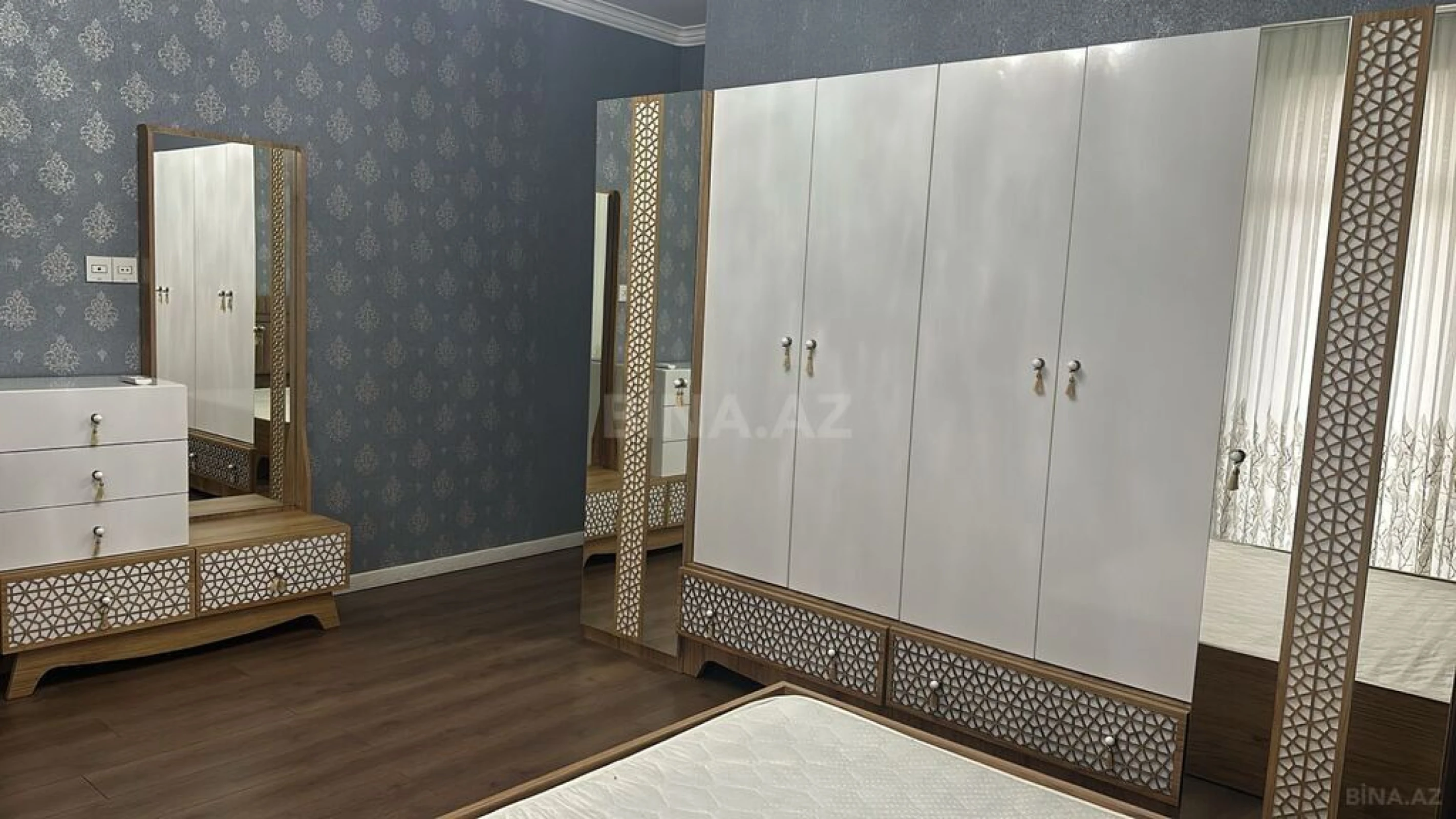 Kirayə verilir 3 otaqlı mənzil 97 m²