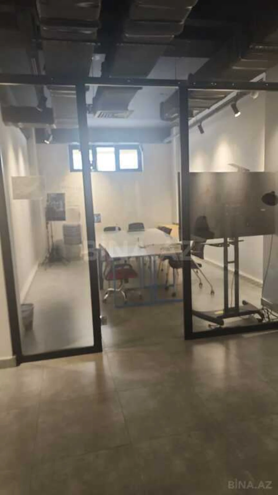 Satılır obyekt 409 m²