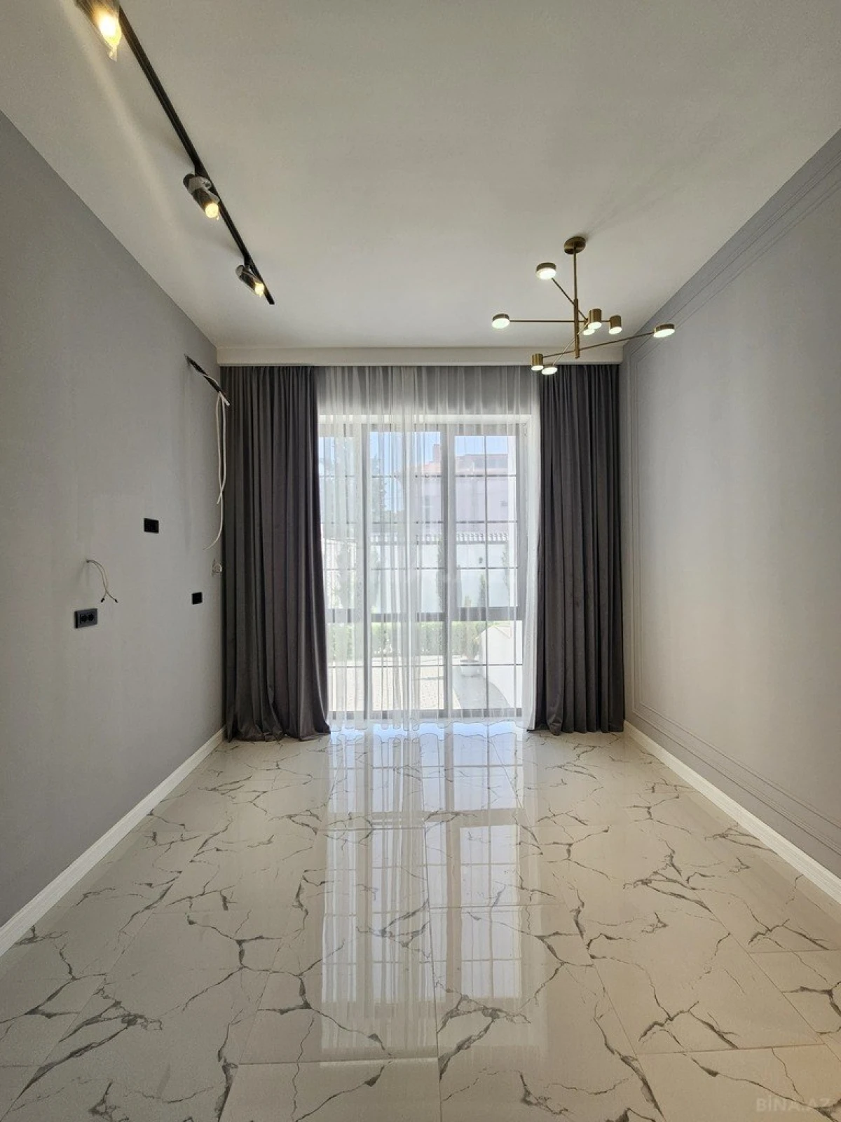 Satılır 5 otaqlı həyət evi 450 m²