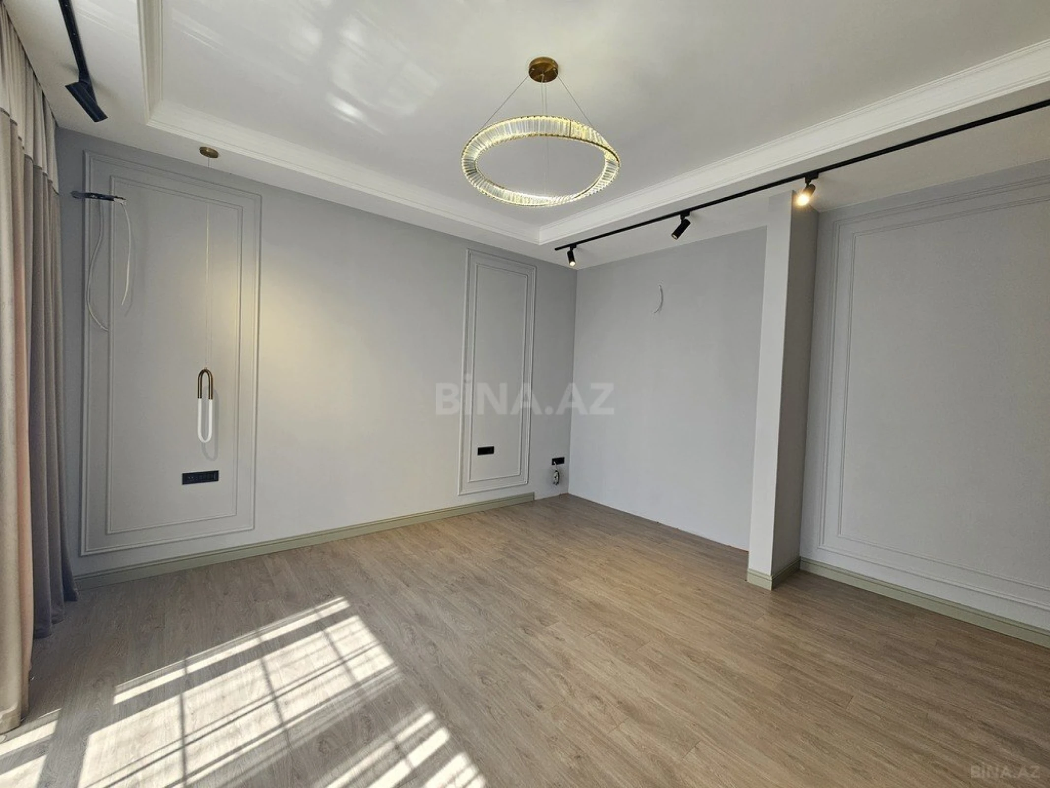 Satılır 5 otaqlı həyət evi 450 m²