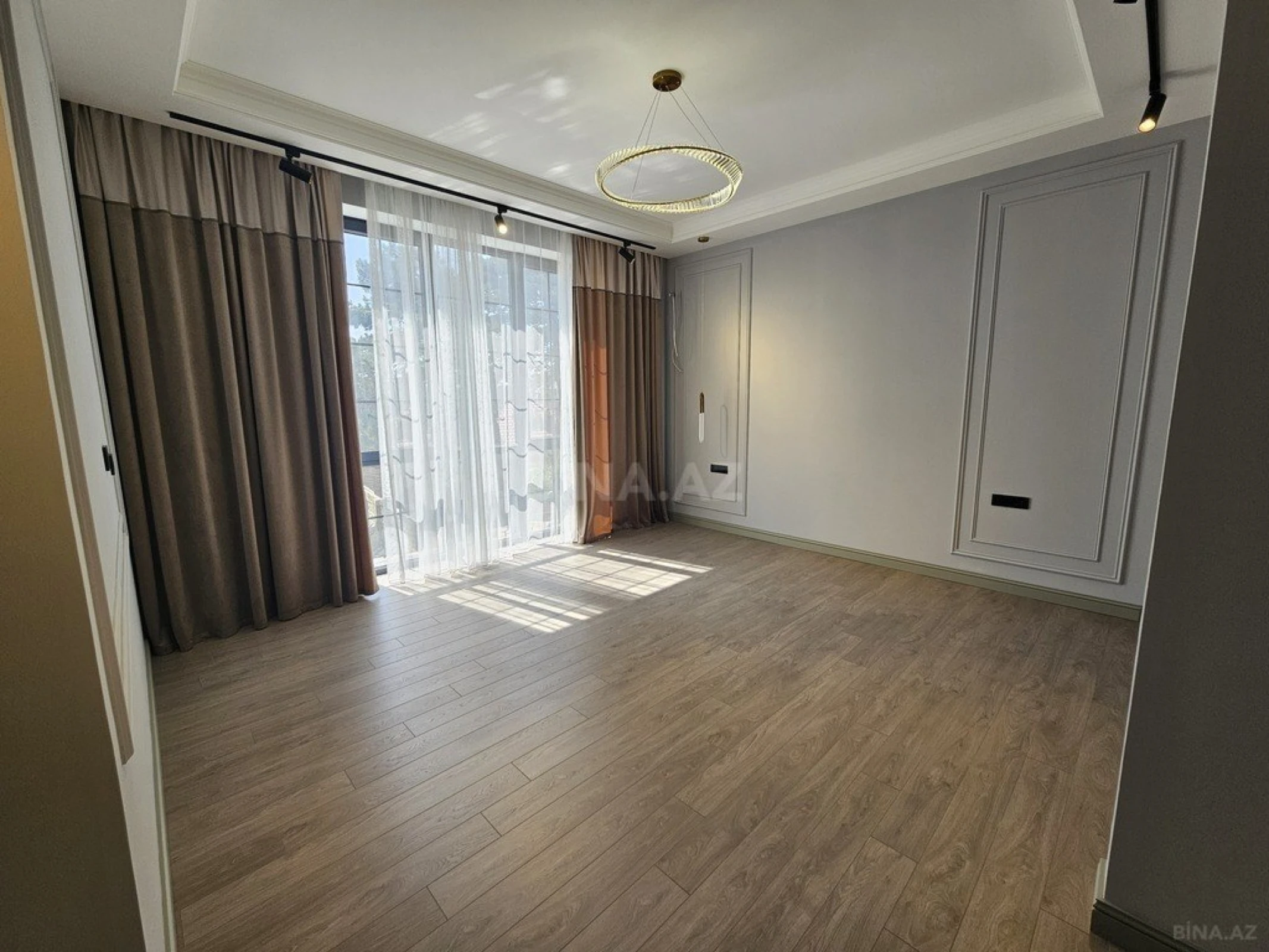 Satılır 5 otaqlı həyət evi 450 m²