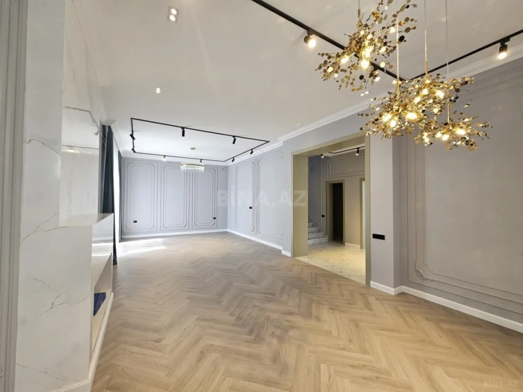 Satılır 5 otaqlı həyət evi 450 m²