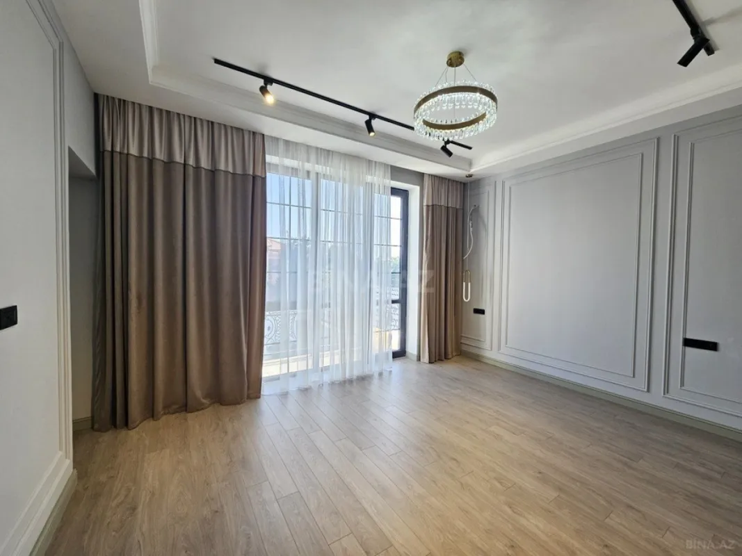 Satılır 5 otaqlı həyət evi 450 m²