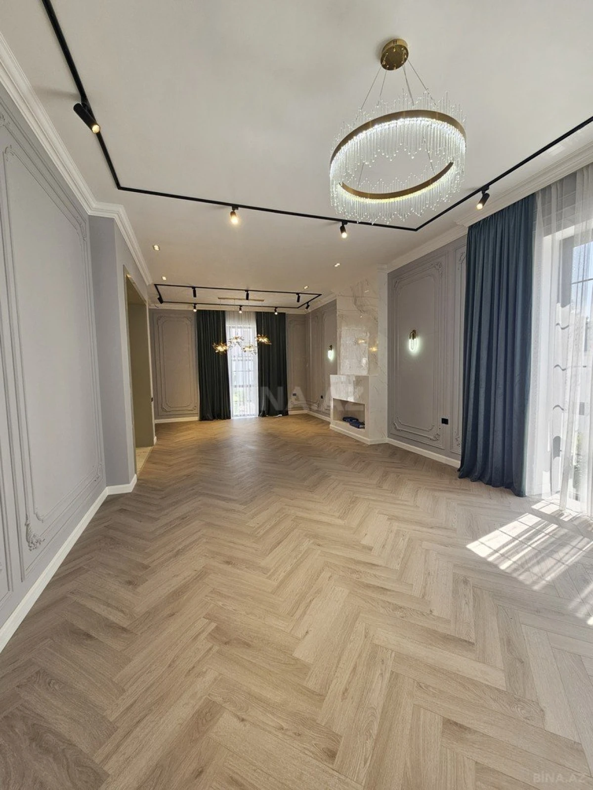 Satılır 5 otaqlı həyət evi 450 m²
