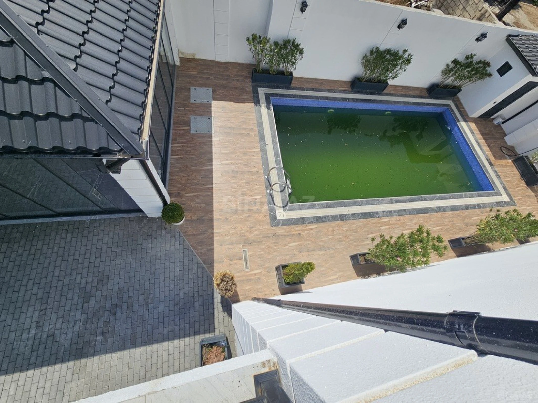 Satılır 5 otaqlı həyət evi 450 m²