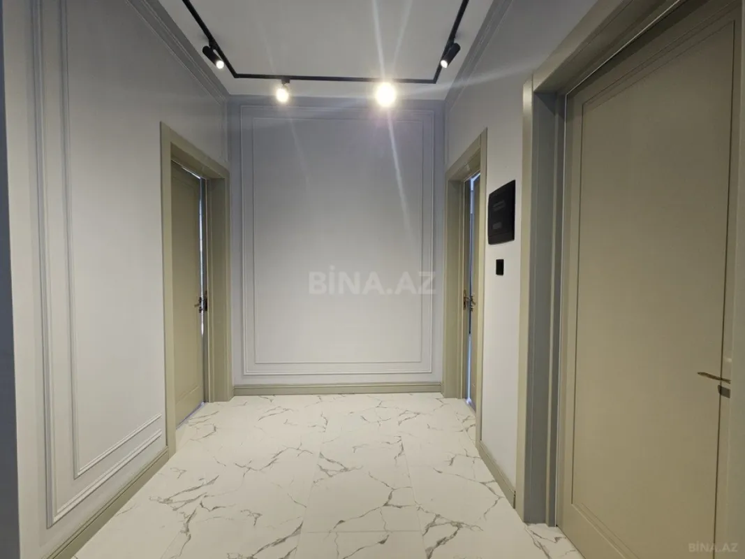 Satılır 5 otaqlı həyət evi 450 m²
