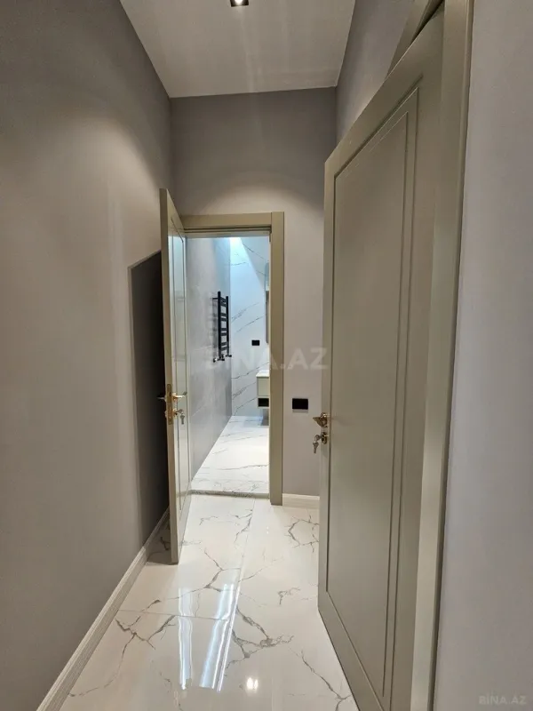 Satılır 5 otaqlı həyət evi 450 m²