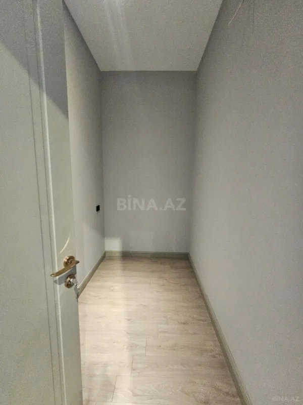 Satılır 5 otaqlı həyət evi 450 m²