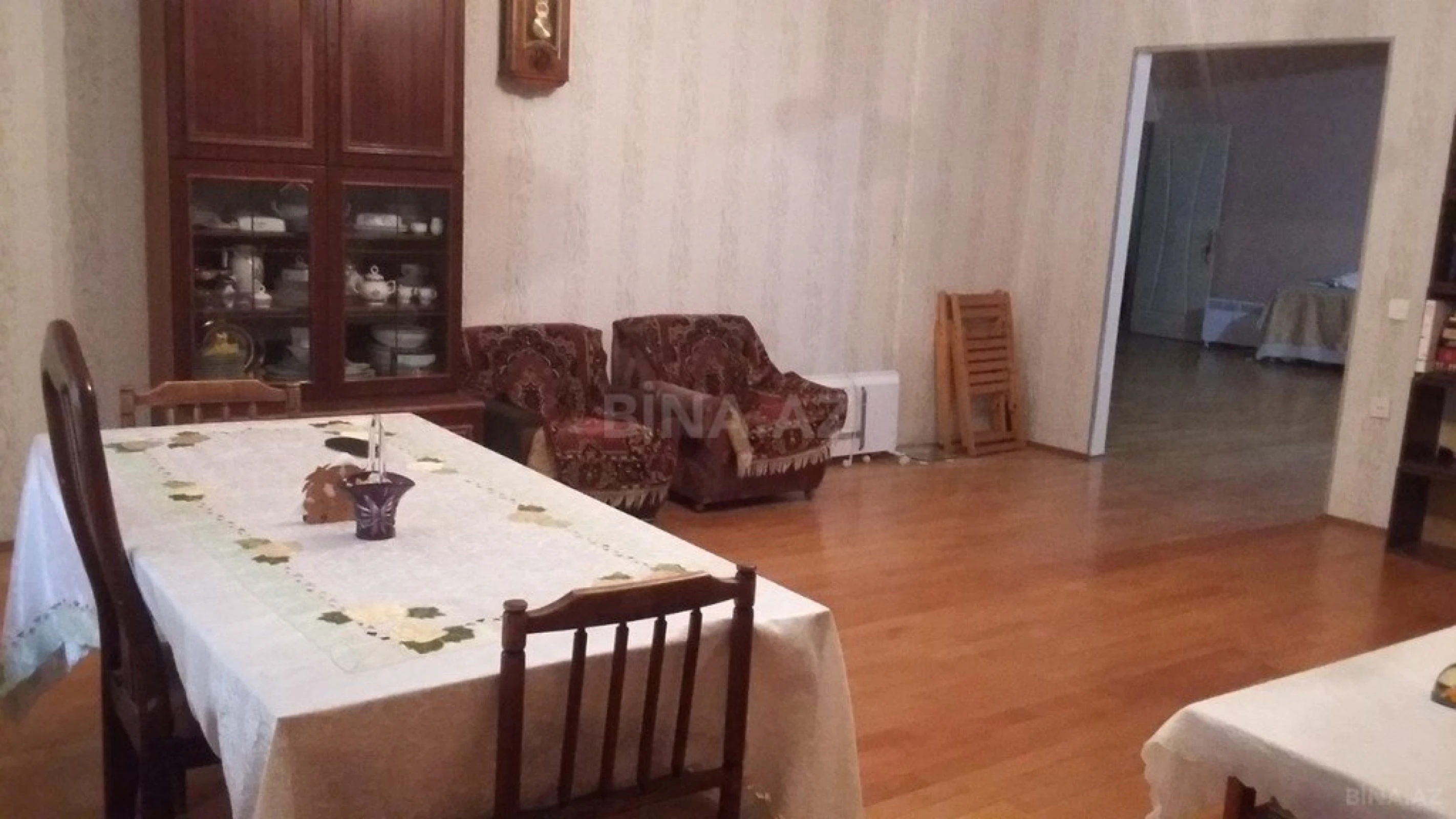 Satılır 3 otaqlı mənzil 152 m²