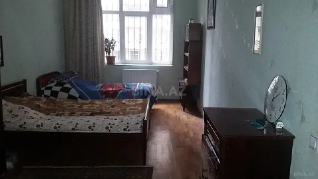 Satılır 3 otaqlı mənzil 152 m²