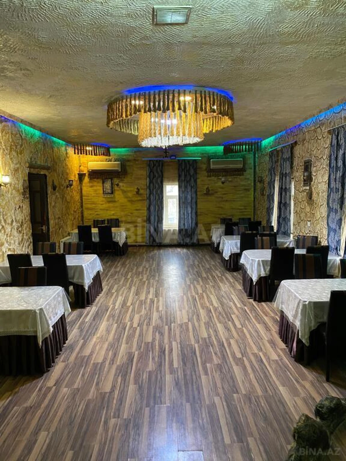 Satılır obyekt 340 m²