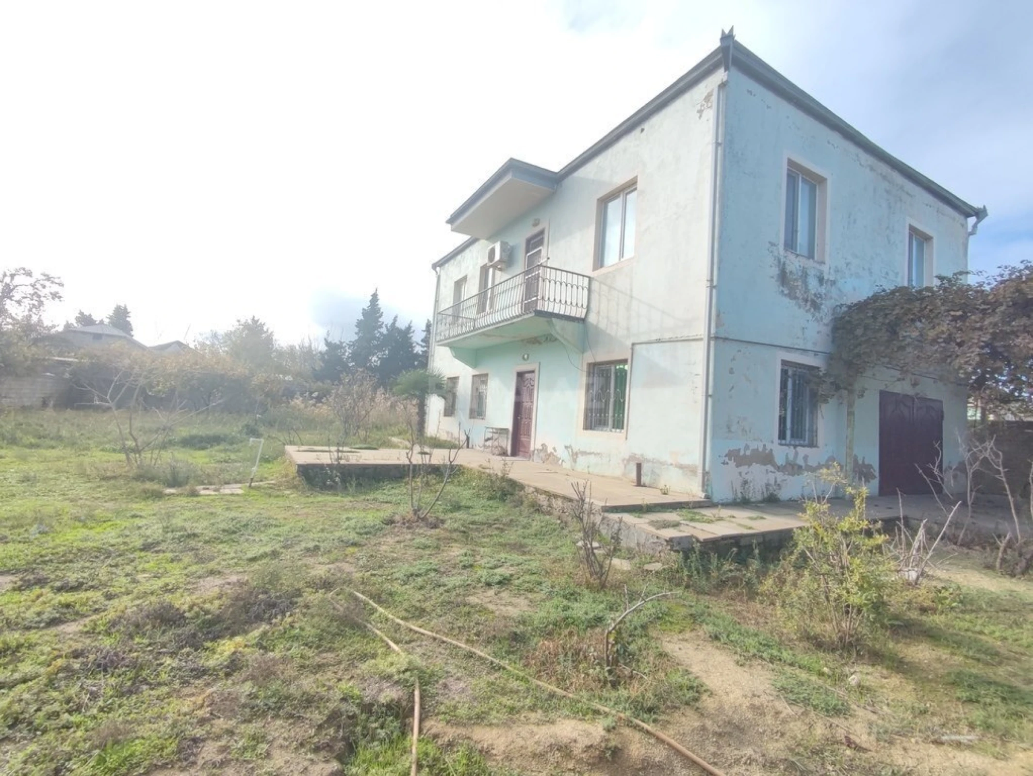 Satılır 4 otaqlı həyət evi 180 m²