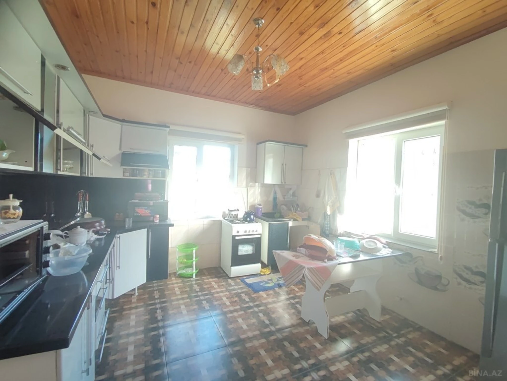 Satılır 4 otaqlı həyət evi 180 m²