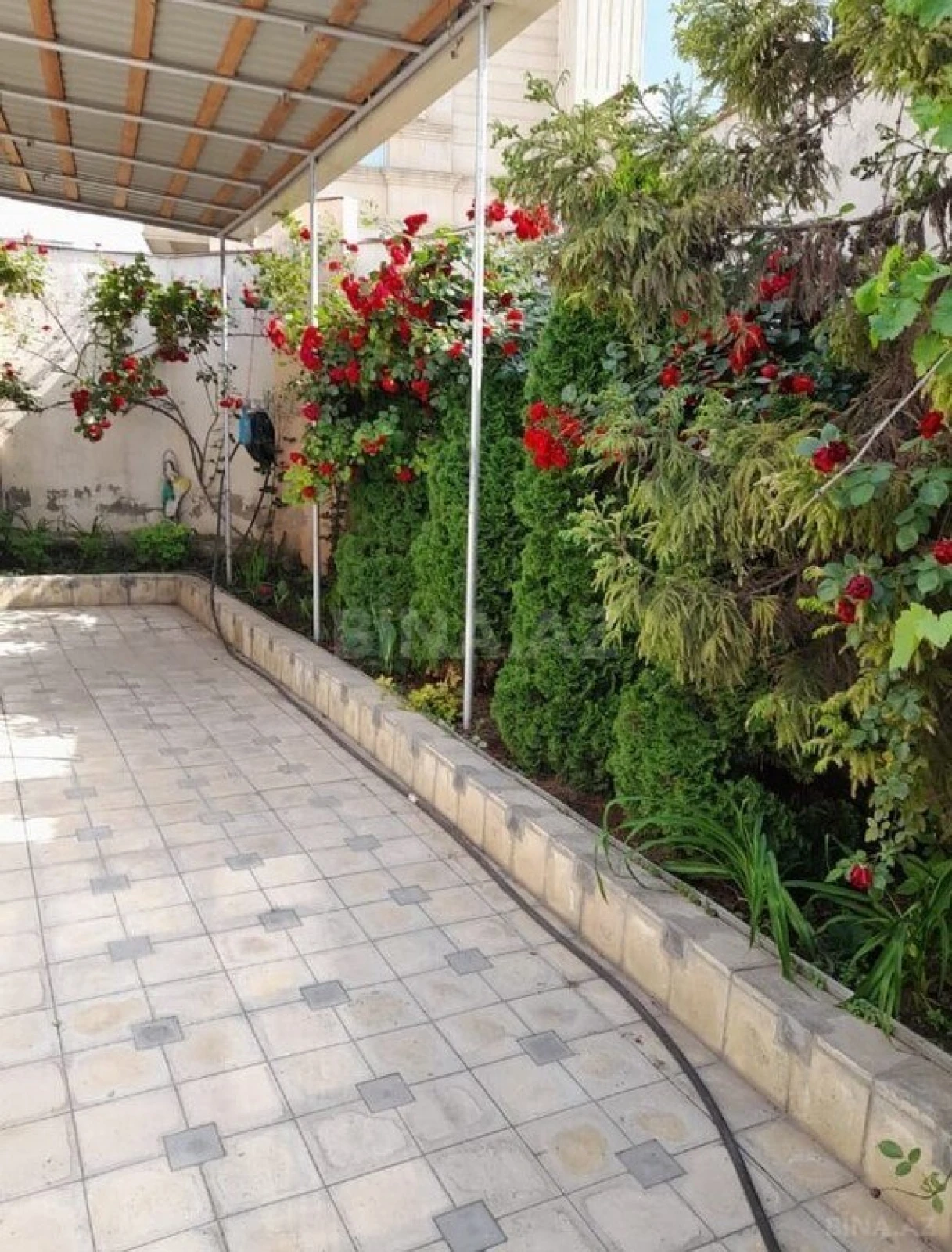 Satılır 5 otaqlı həyət evi 200 m²