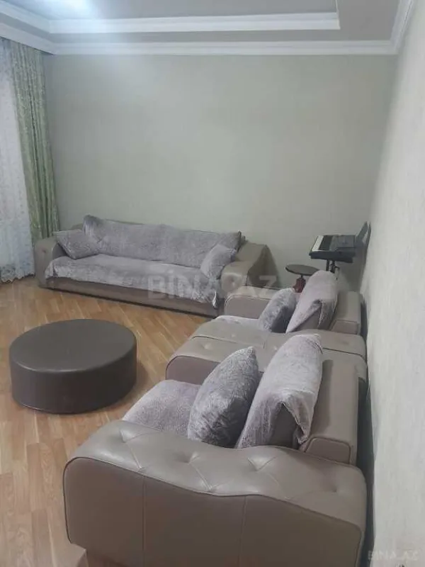 Satılır 5 otaqlı həyət evi 200 m²