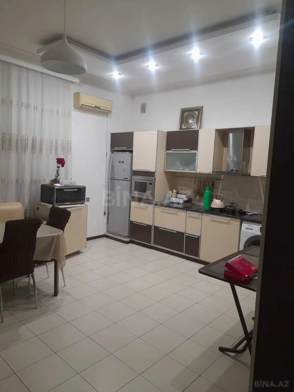 Satılır 5 otaqlı həyət evi 200 m²