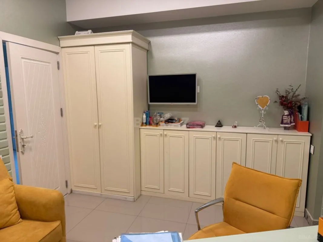 Satılır obyekt 200 m²