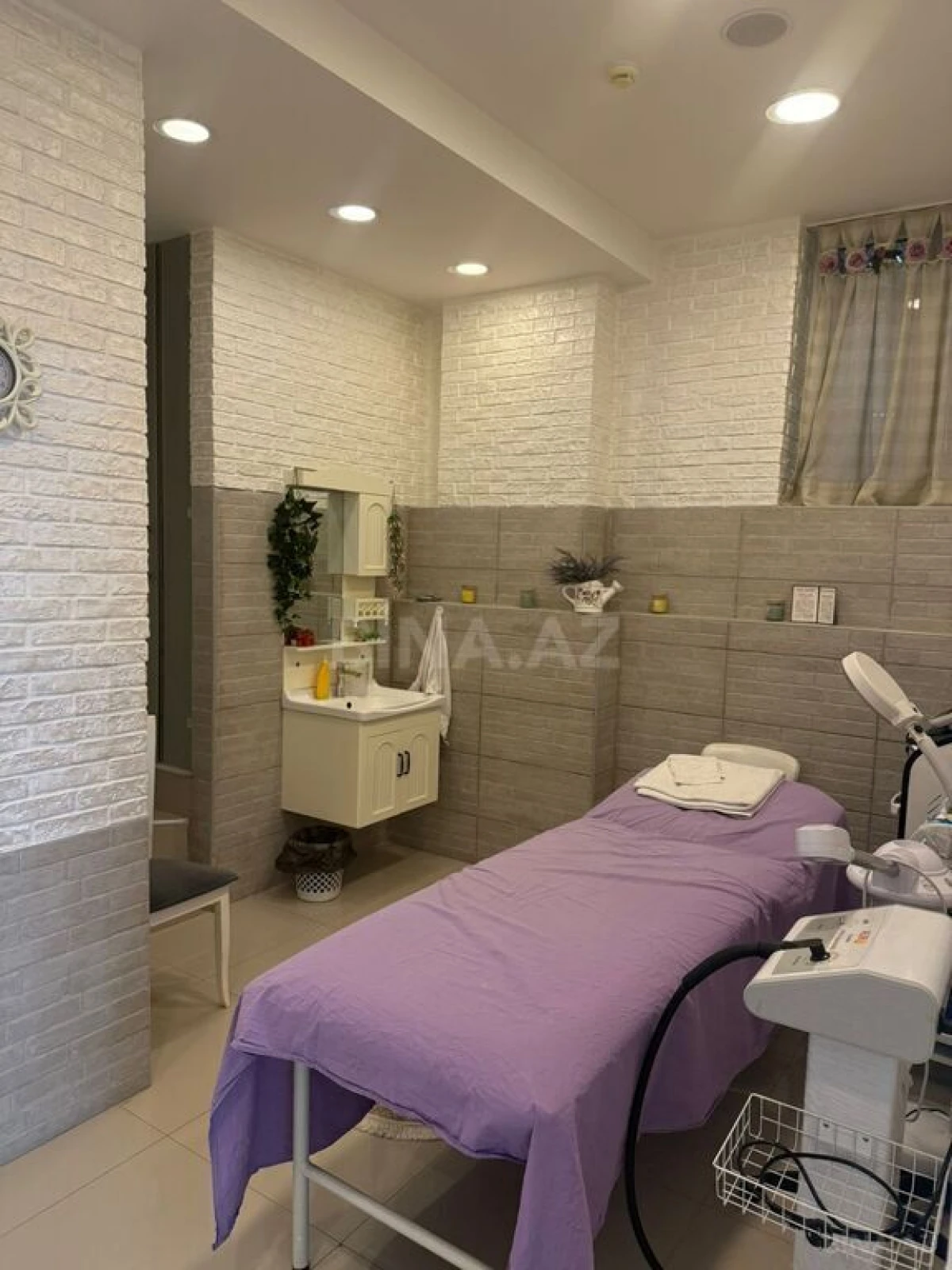 Satılır obyekt 200 m²