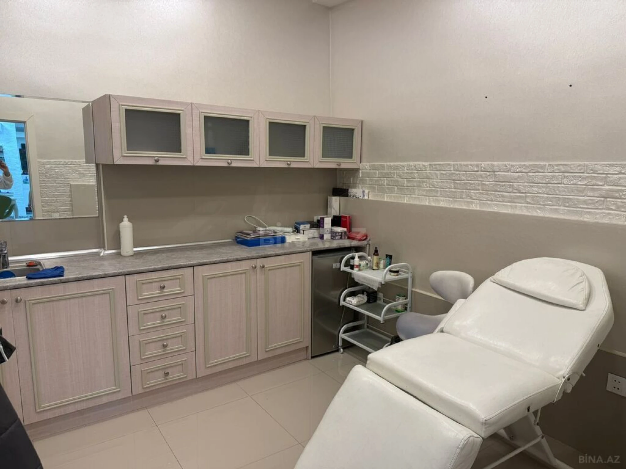 Satılır obyekt 200 m²