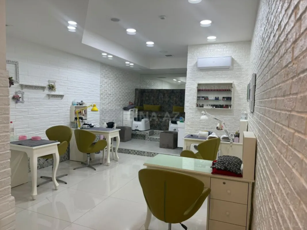 Satılır obyekt 200 m²