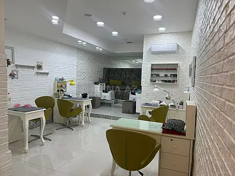 Satılır obyekt 200 m²