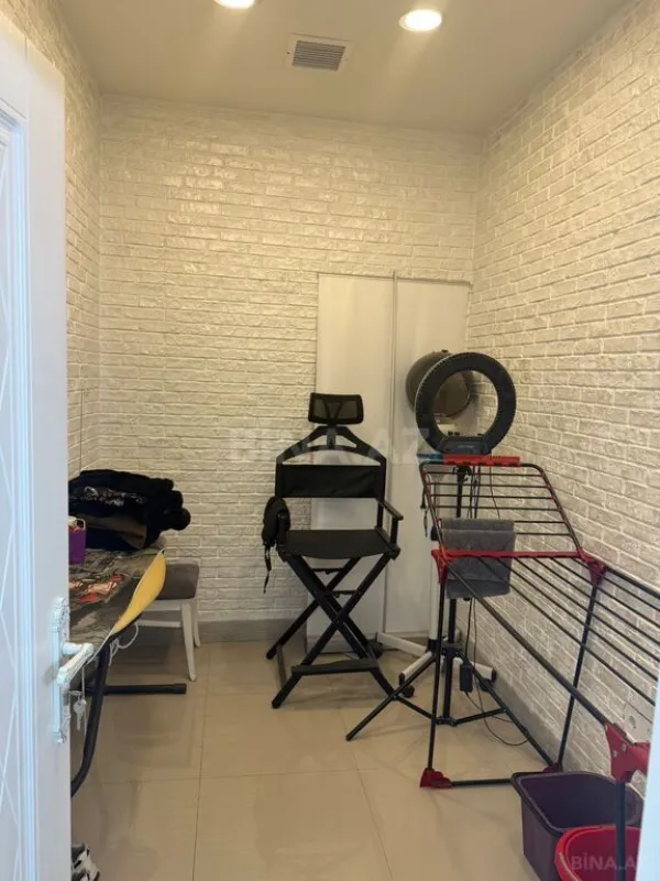 Satılır obyekt 200 m²