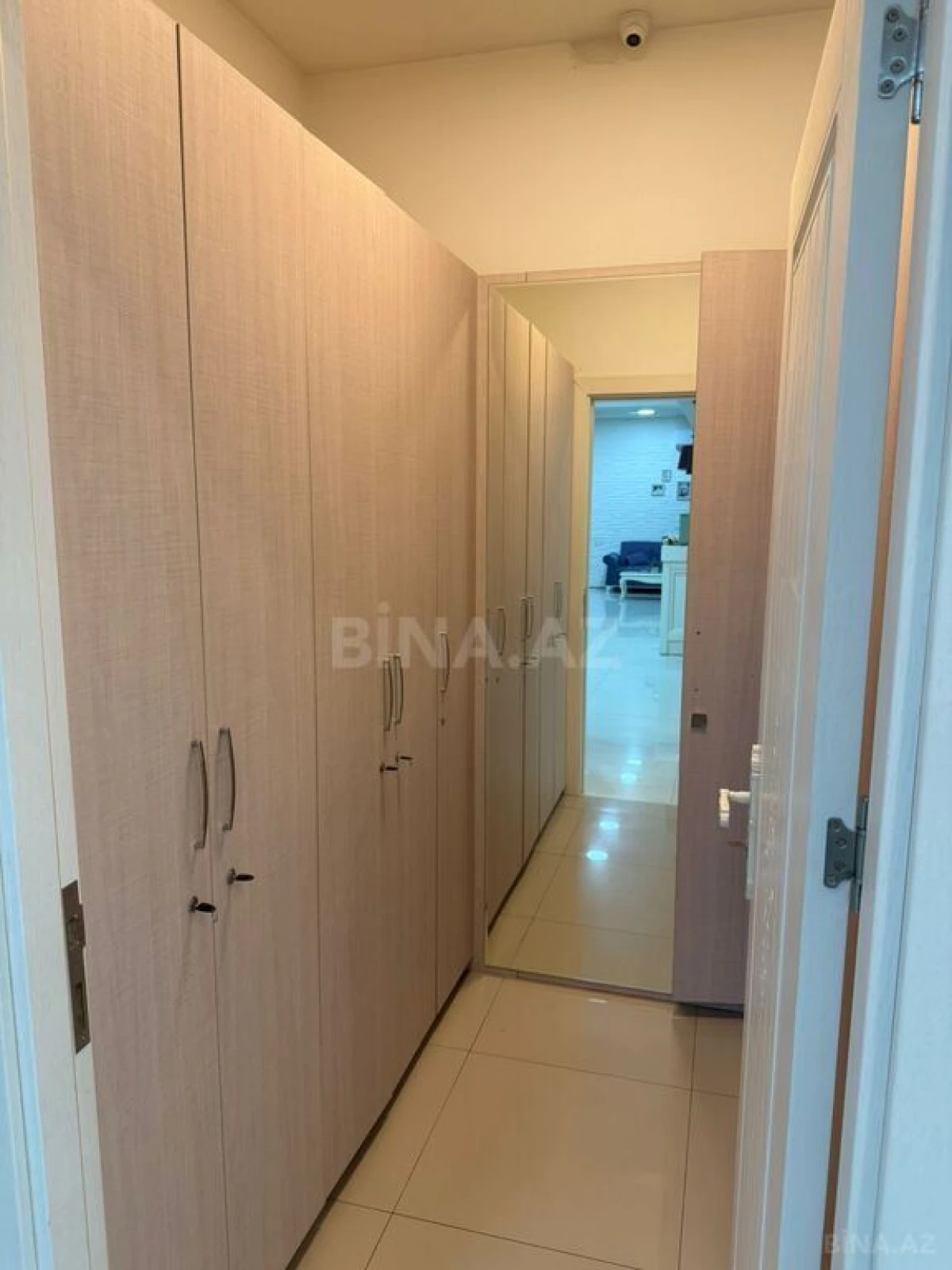 Satılır obyekt 200 m²