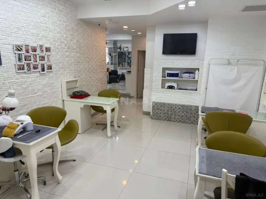 Satılır obyekt 200 m²