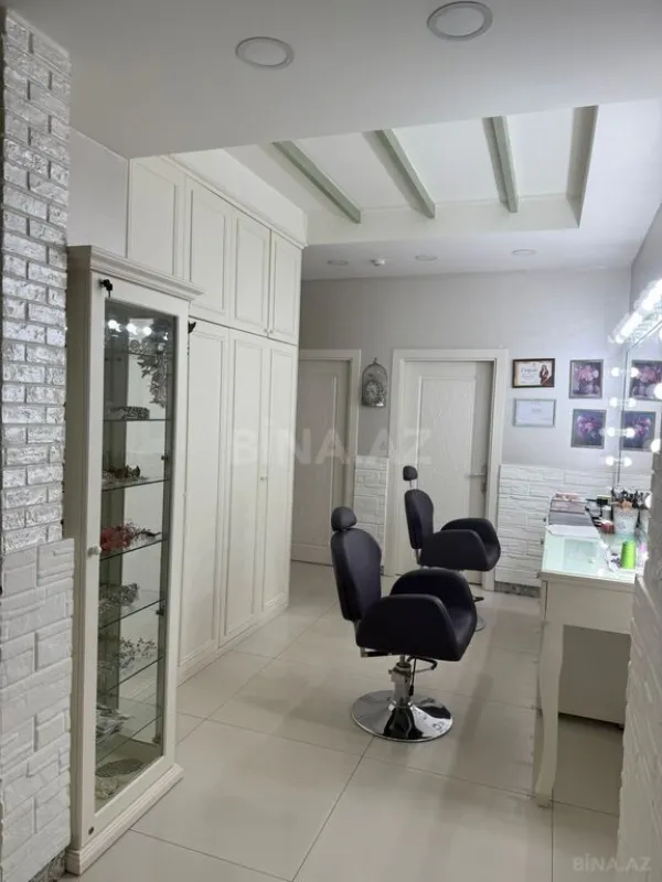 Satılır obyekt 200 m²