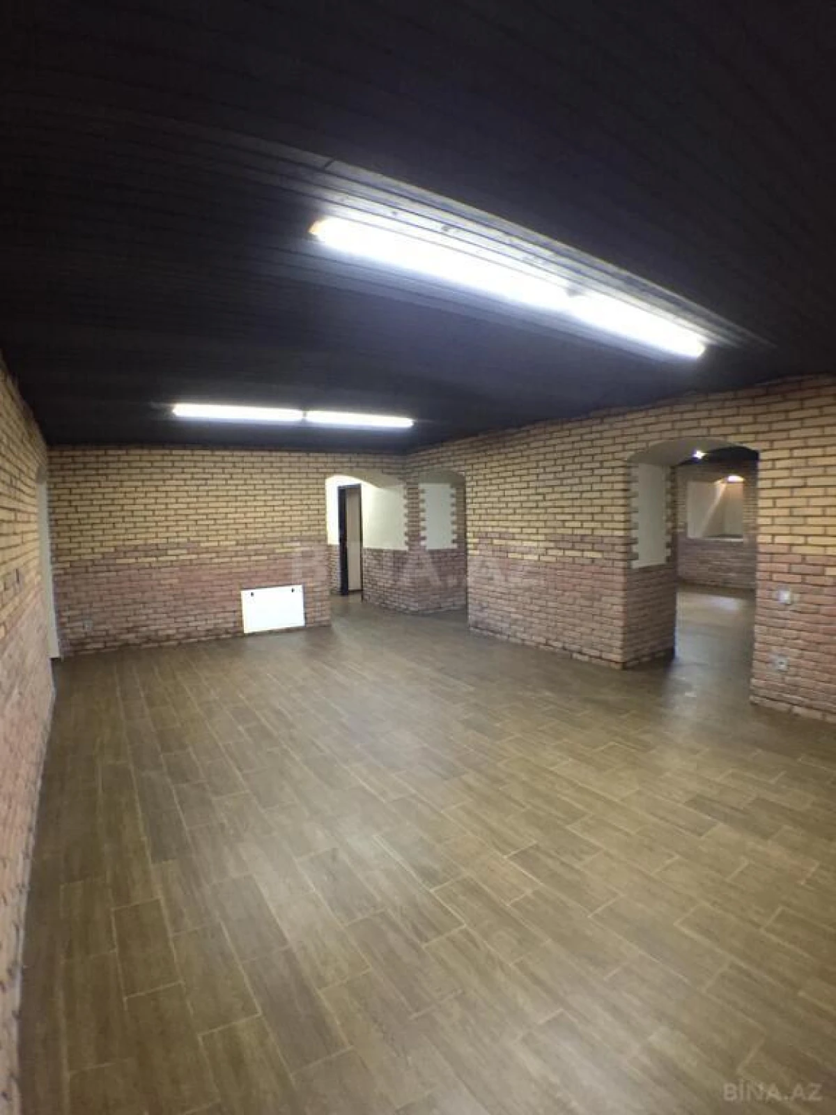 Satılır obyekt 200 m²