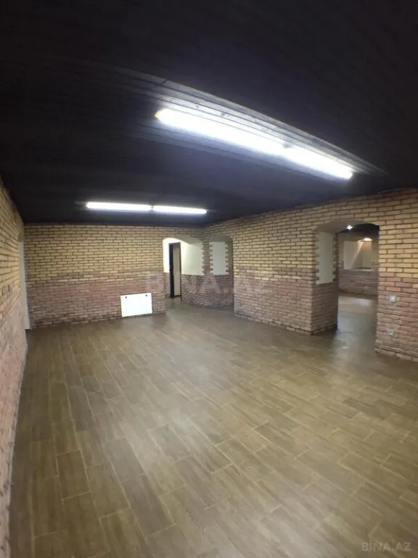 Satılır obyekt 200 m²