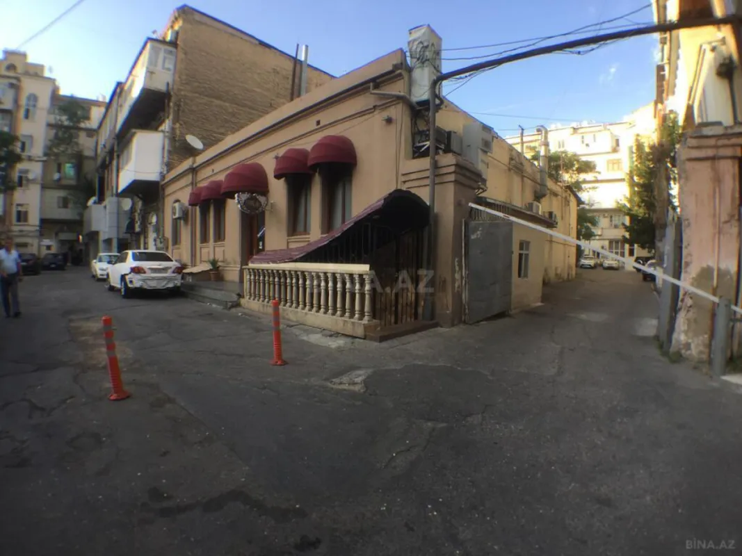 Satılır obyekt 200 m²