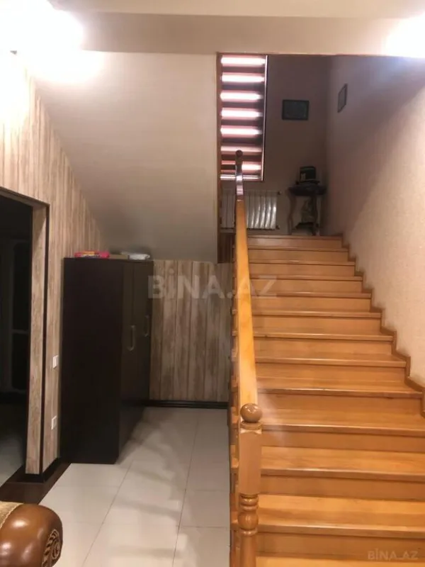 Satılır 12 otaqlı həyət evi 1000 m²