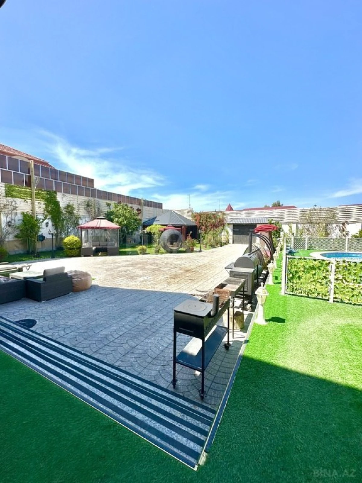 Satılır 6 otaqlı həyət evi 450 m²