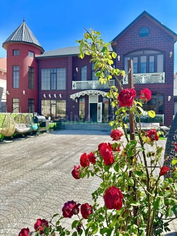 Satılır 6 otaqlı həyət evi 450 m²