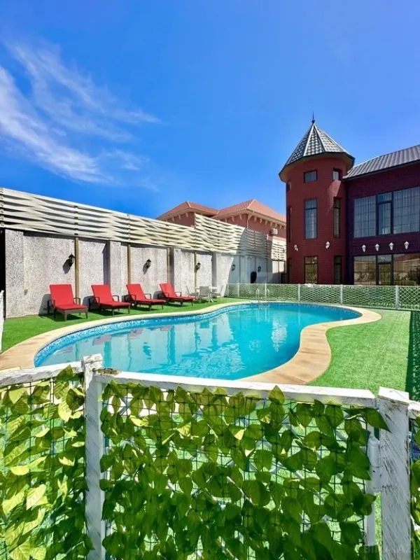 Satılır 6 otaqlı həyət evi 450 m²