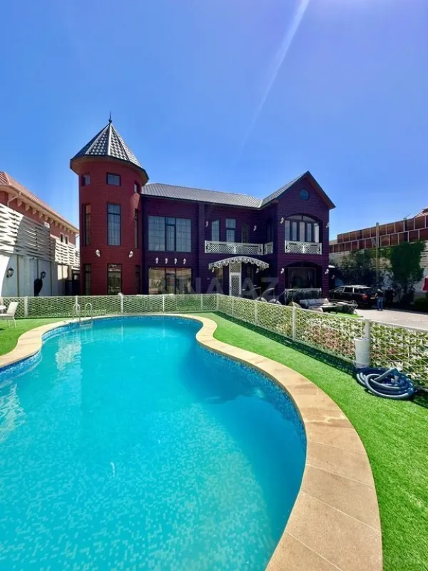 Satılır 6 otaqlı həyət evi 450 m²