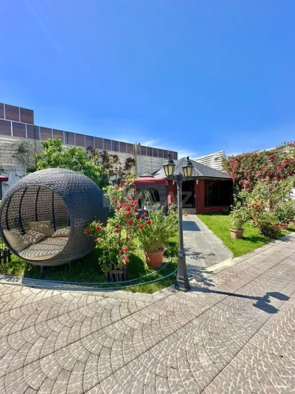 Satılır 6 otaqlı həyət evi 450 m²