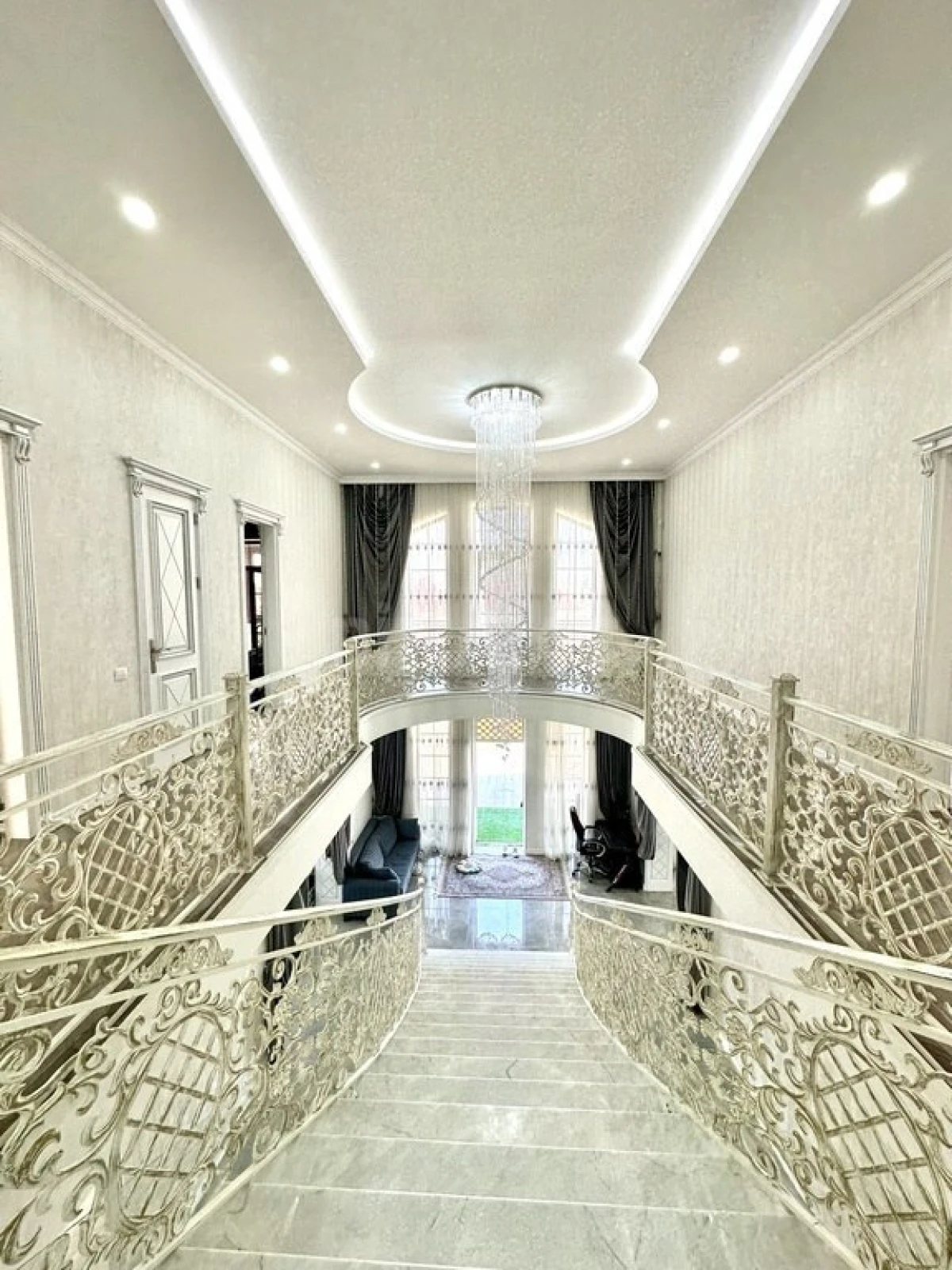 Satılır 6 otaqlı həyət evi 450 m²