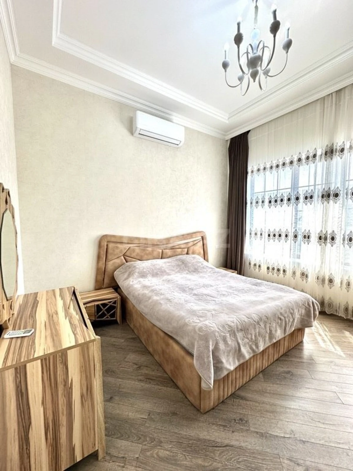 Satılır 6 otaqlı həyət evi 450 m²