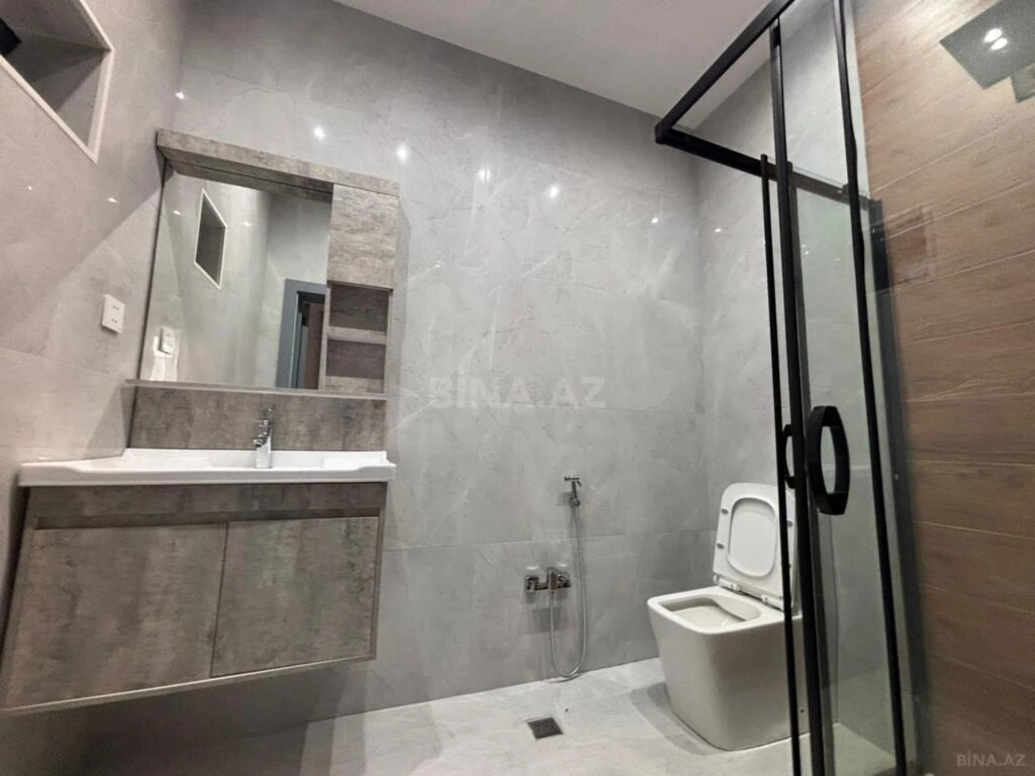 Satılır 4 otaqlı həyət evi 150 m²