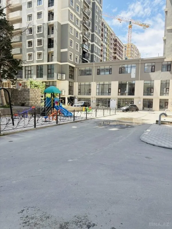 Satılır 3 otaqlı mənzil 146 m²