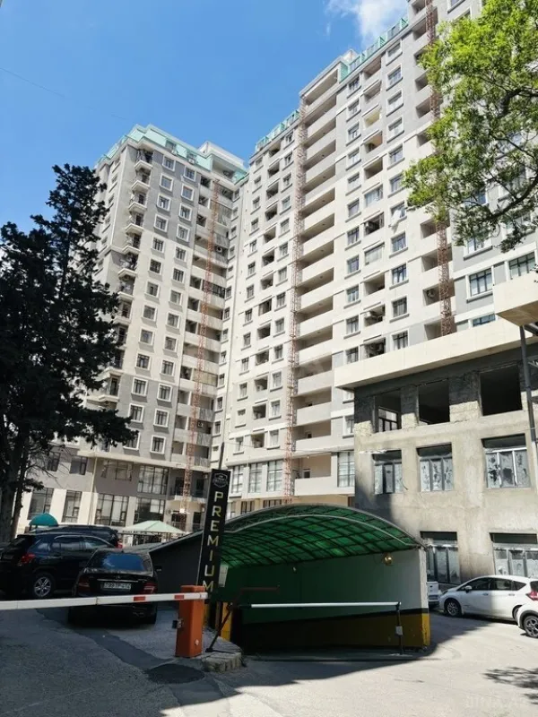 Satılır 3 otaqlı mənzil 146 m²