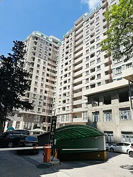 Satılır 3 otaqlı mənzil 146 m²