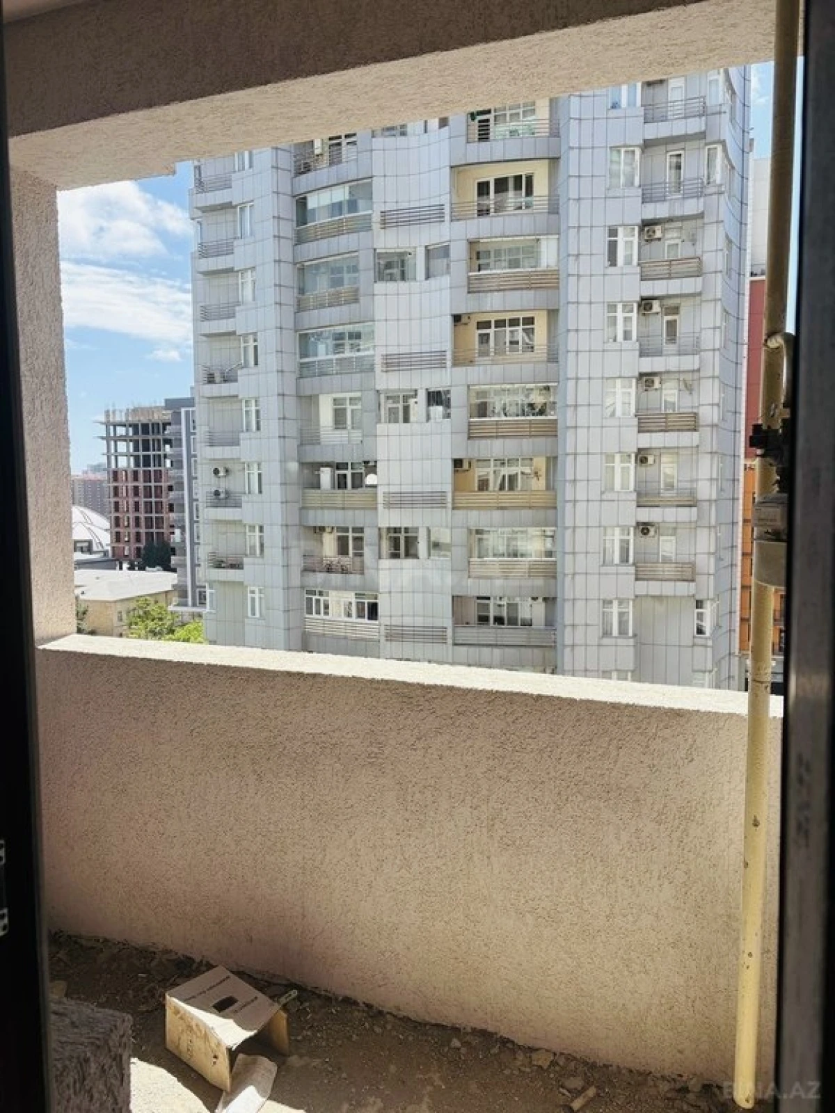 Satılır 3 otaqlı mənzil 146 m²