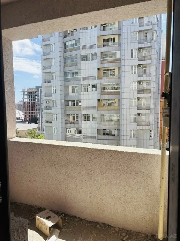 Satılır 3 otaqlı mənzil 146 m²