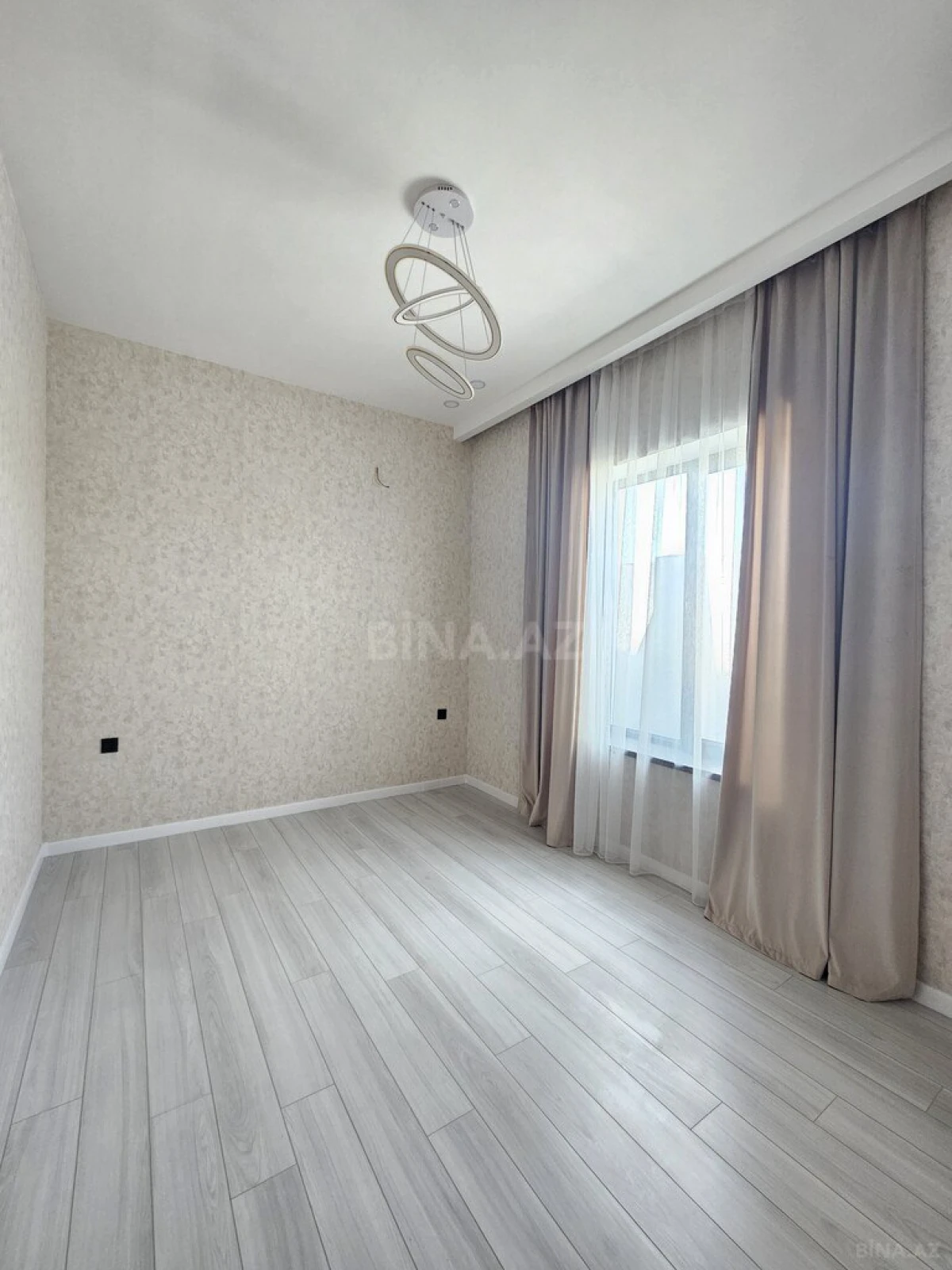Satılır 4 otaqlı həyət evi 140 m²